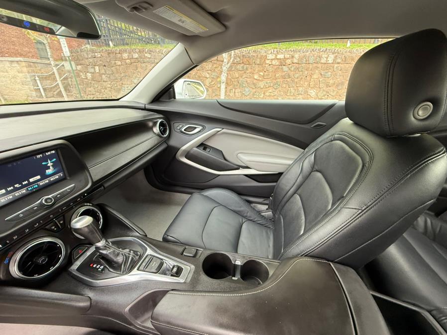 2016 Chevrolet Camaro 2dr Cpe LT w/1LT photo