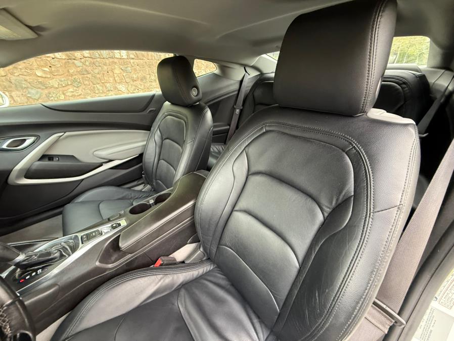 2016 Chevrolet Camaro 2dr Cpe LT w/1LT photo