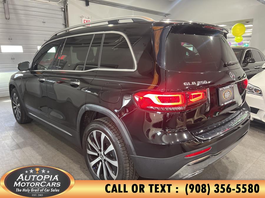 2021 Mercedes-Benz GLB GLB 250 photo