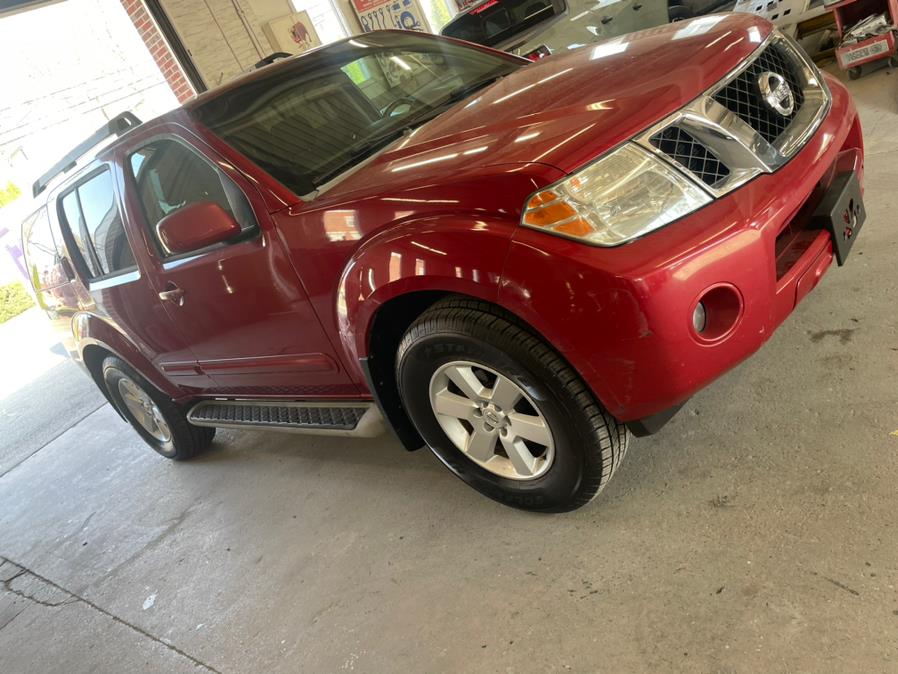 2009 Nissan Pathfinder LE photo