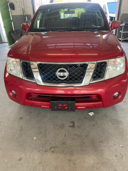 2009 Nissan Pathfinder LE photo