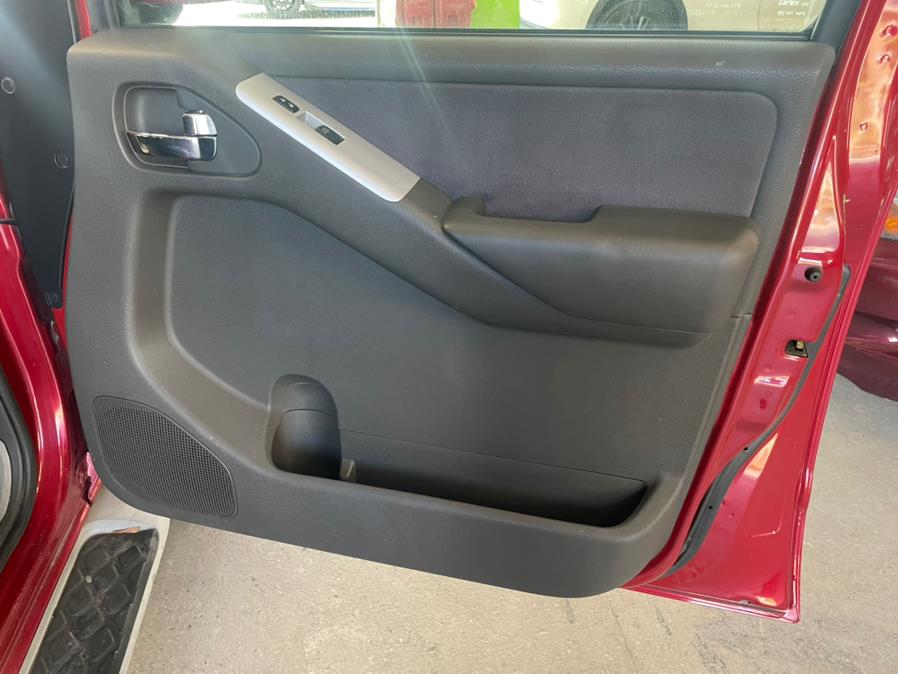 2009 Nissan Pathfinder LE photo