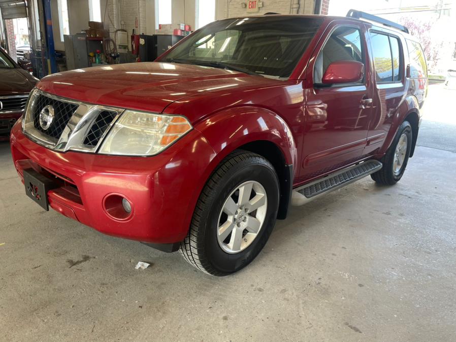 2009 Nissan Pathfinder LE photo