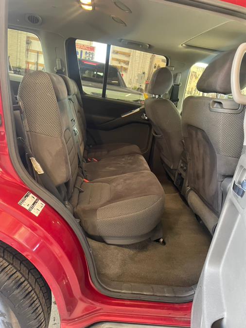 2009 Nissan Pathfinder LE photo