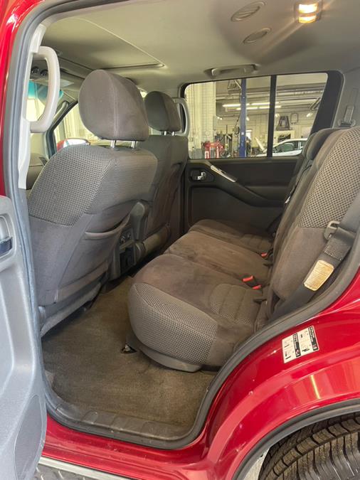 2009 Nissan Pathfinder LE photo