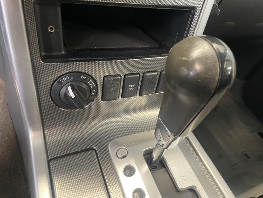 2009 Nissan Pathfinder LE photo