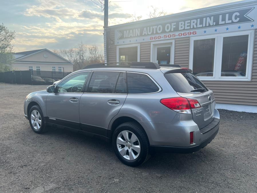 2010 Subaru Outback 2.5i Premium photo