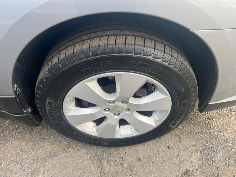 2010 Subaru Outback 2.5i Premium photo