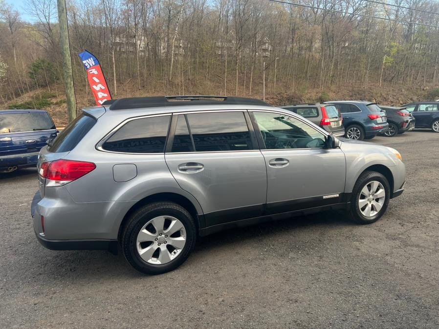 2010 Subaru Outback 2.5i Premium photo