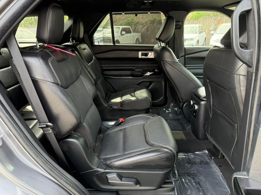2022 Ford Explorer ST 4WD photo