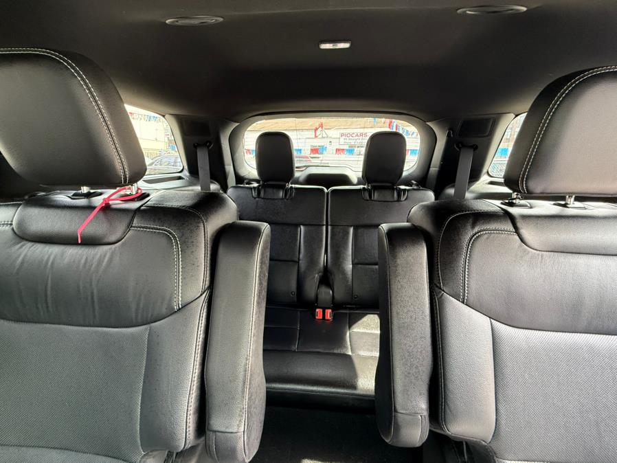 2022 Ford Explorer ST 4WD photo