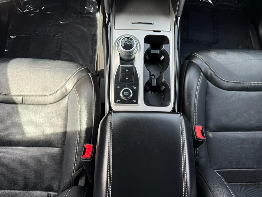 2022 Ford Explorer ST 4WD photo