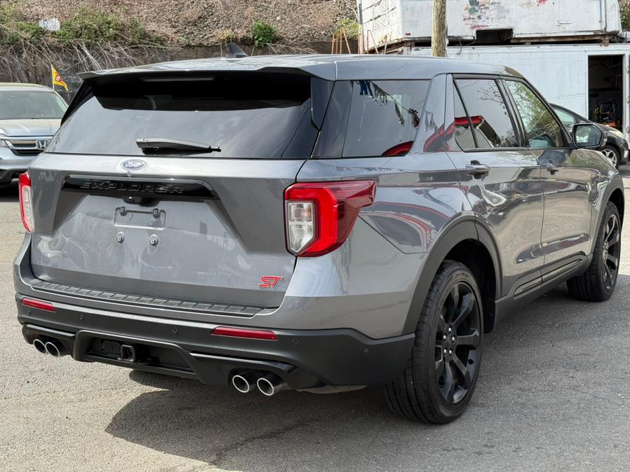 2022 Ford Explorer ST 4WD photo