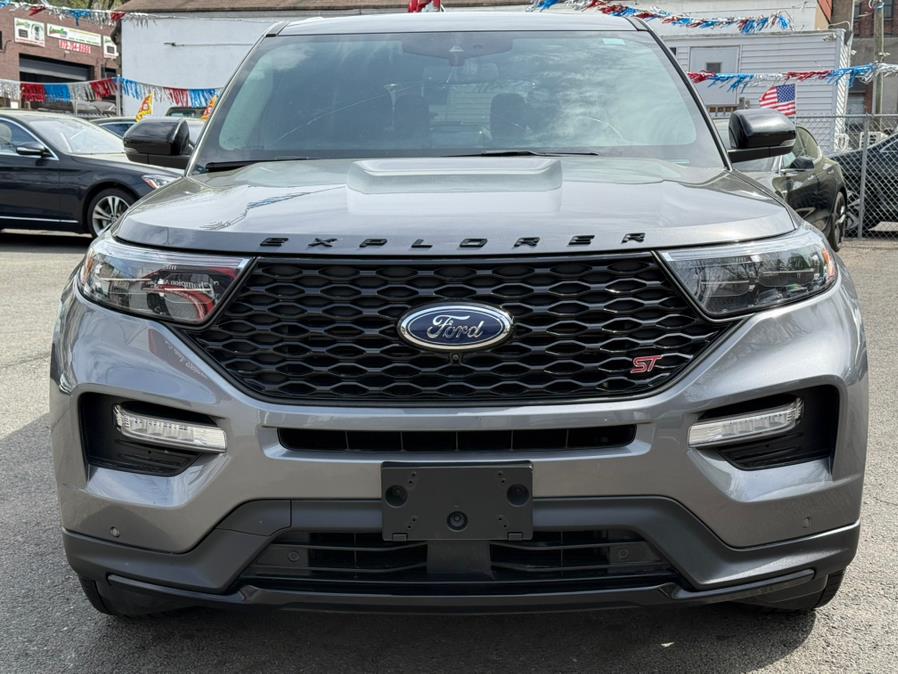 2022 Ford Explorer ST 4WD photo