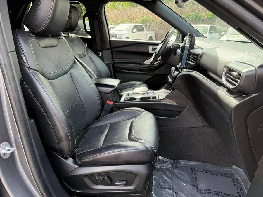2022 Ford Explorer ST 4WD photo