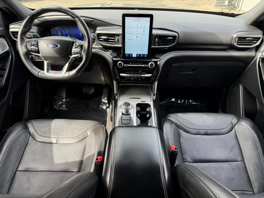 2022 Ford Explorer ST 4WD photo