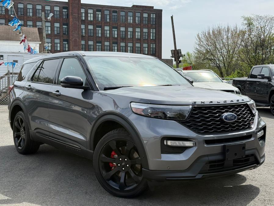 2022 Ford Explorer ST 4WD photo