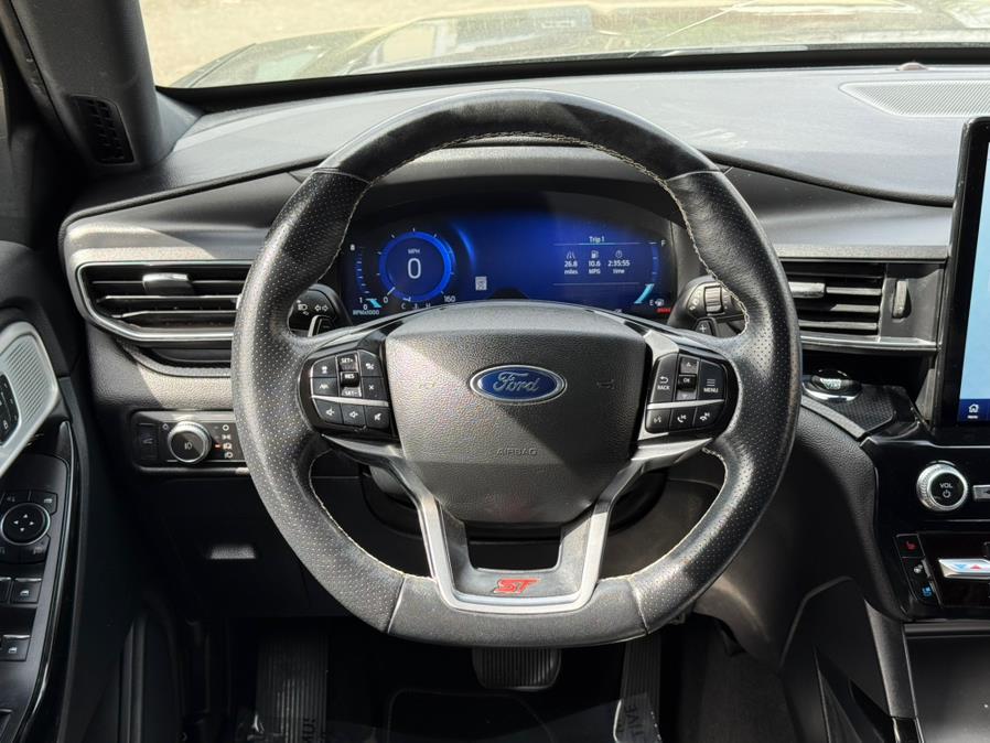 2022 Ford Explorer ST 4WD photo