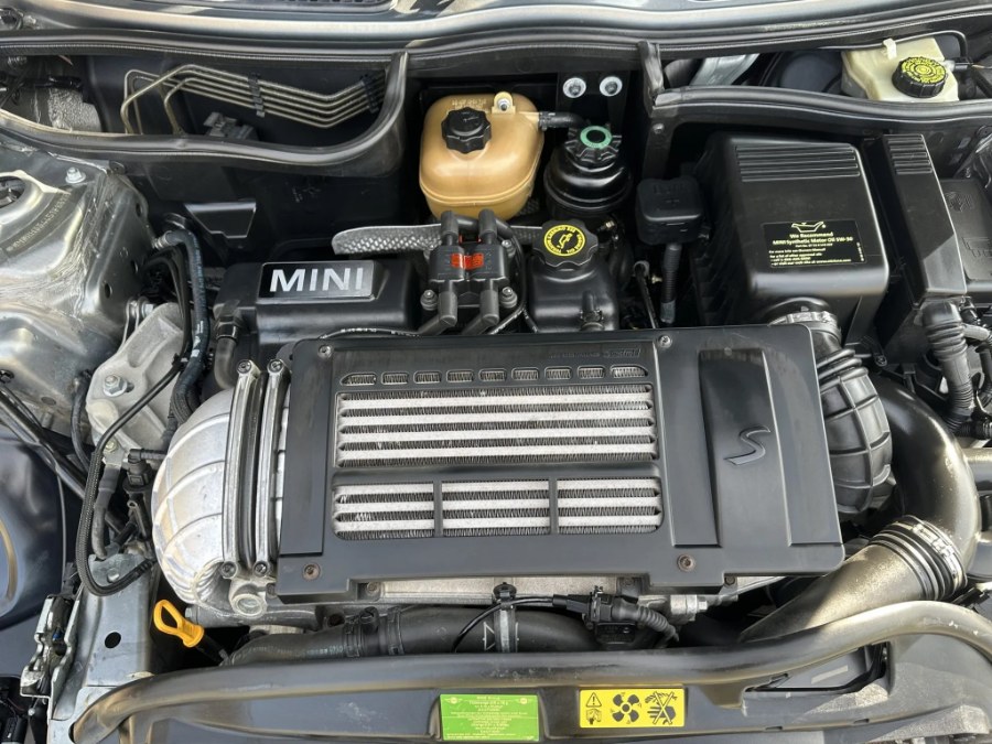 2005 MINI Cooper S photo