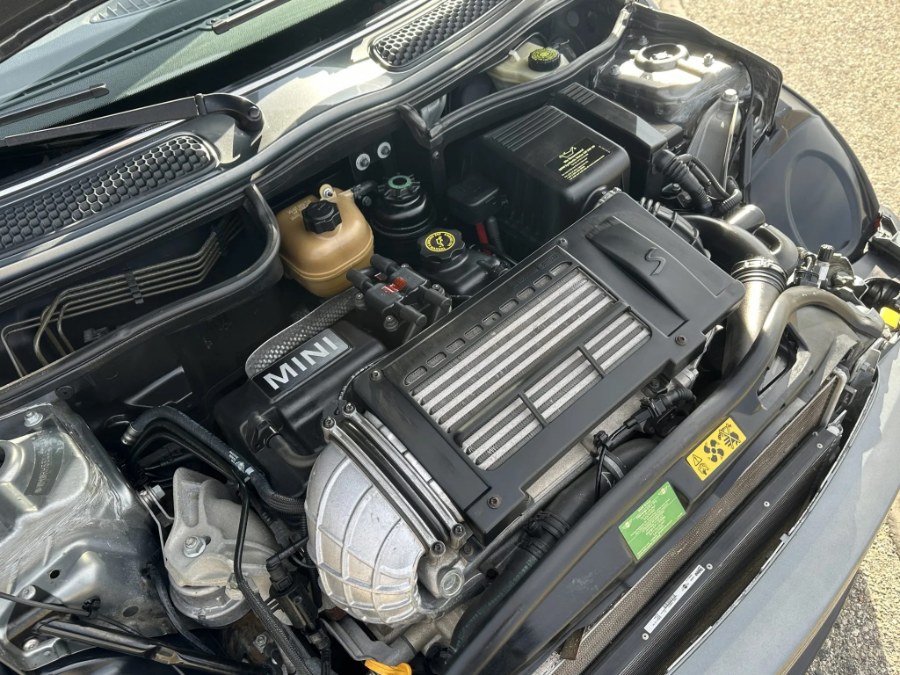 2005 MINI Cooper S photo