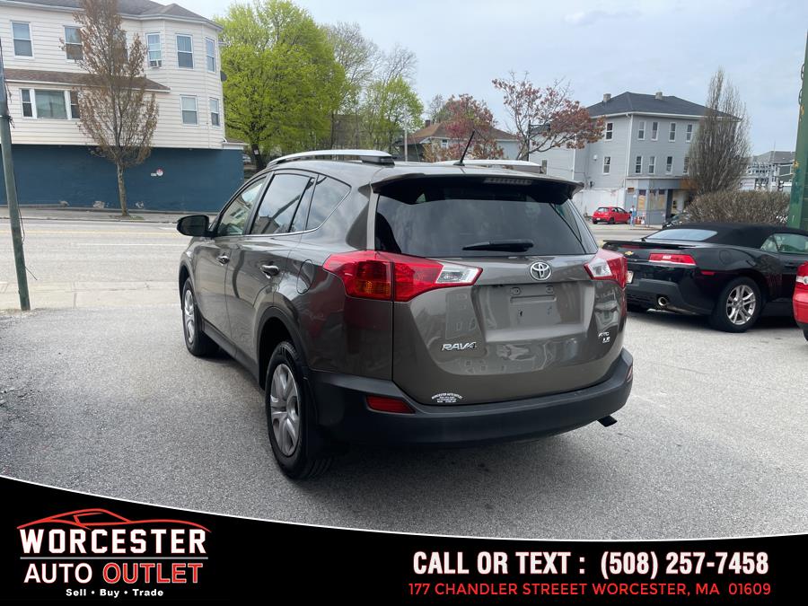 2013 Toyota RAV4 LE photo