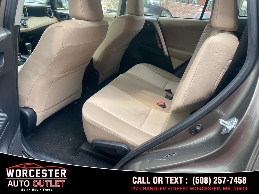 2013 Toyota RAV4 LE photo