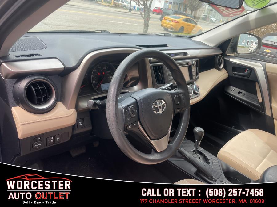 2013 Toyota RAV4 LE photo