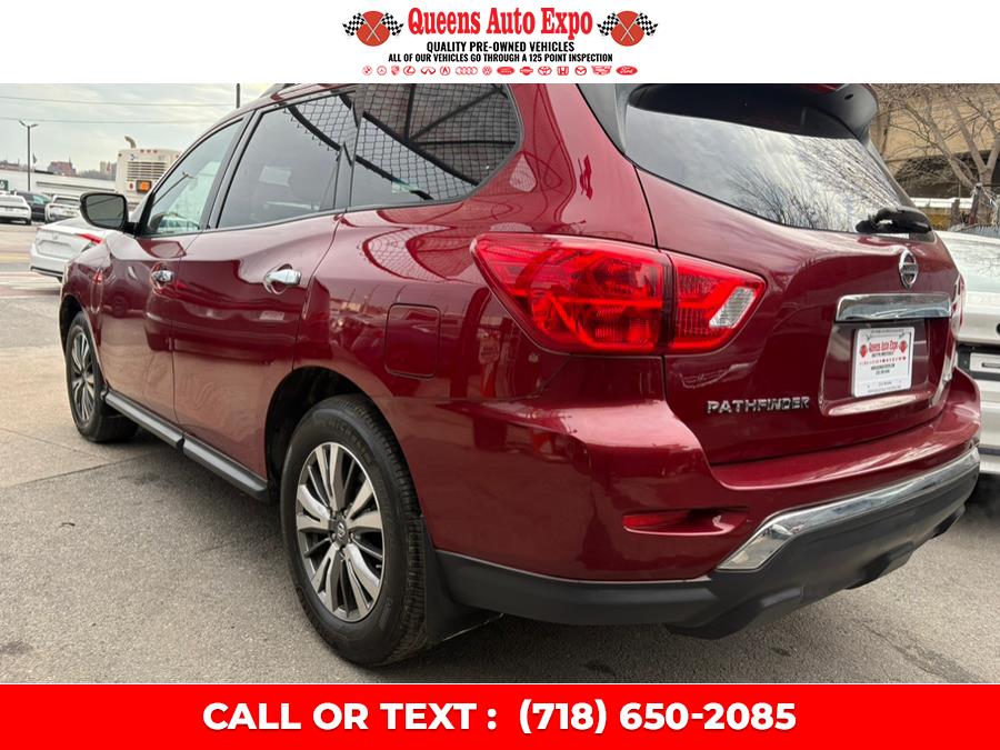 2017 Nissan Pathfinder 4x4 SV photo