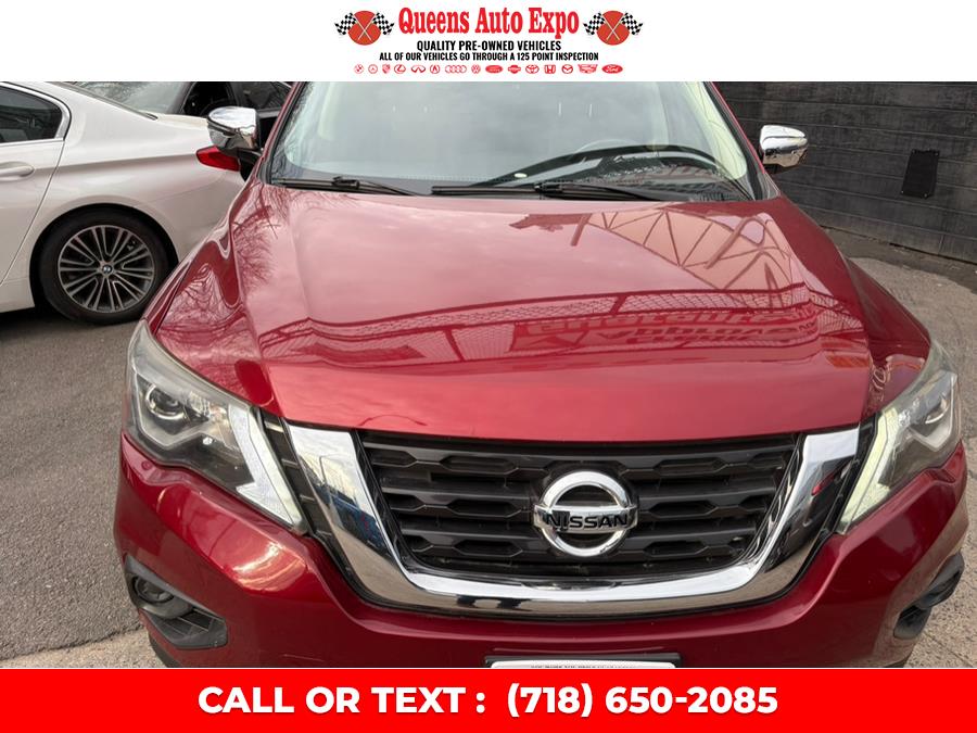 2017 Nissan Pathfinder 4x4 SV photo