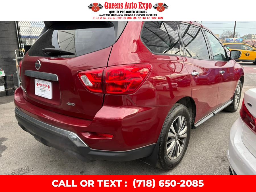 2017 Nissan Pathfinder 4x4 SV photo