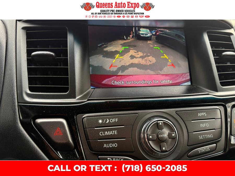 2017 Nissan Pathfinder 4x4 SV photo