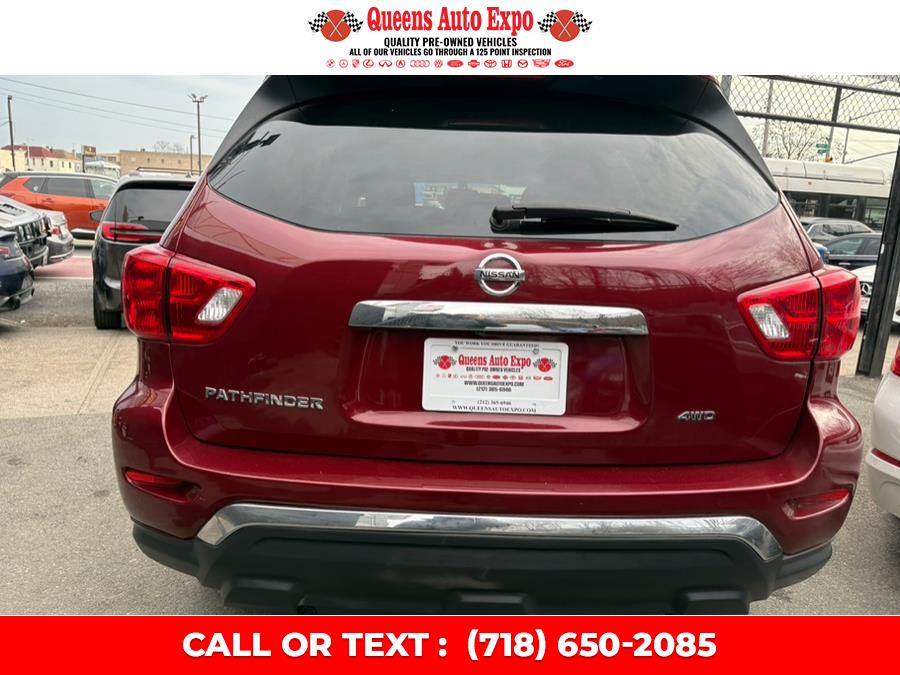 2017 Nissan Pathfinder 4x4 SV photo