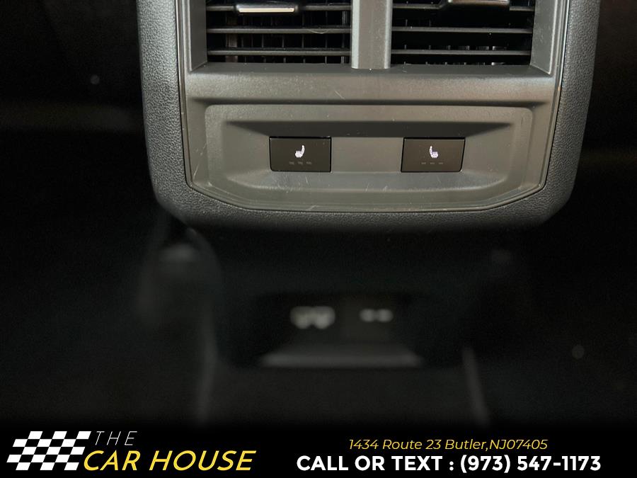 2020 Volkswagen Atlas Cross Sport 3.6L V6 SEL Premium 4MOTION photo