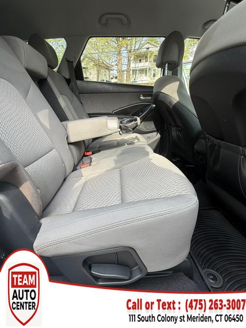2017 Hyundai Santa Fe SE 3.3L Auto AWD photo