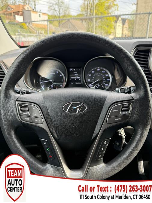 2017 Hyundai Santa Fe SE 3.3L Auto AWD photo
