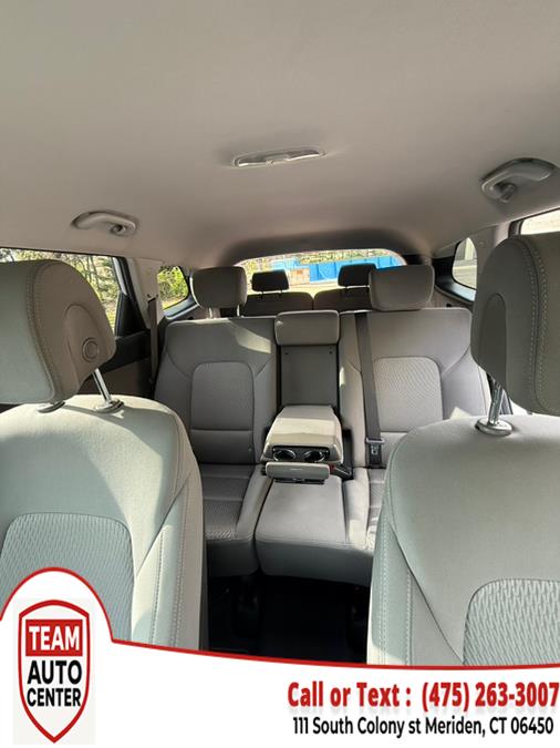 2017 Hyundai Santa Fe SE 3.3L Auto AWD photo
