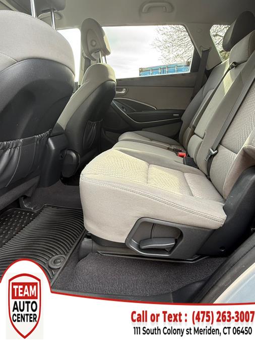 2017 Hyundai Santa Fe SE 3.3L Auto AWD photo