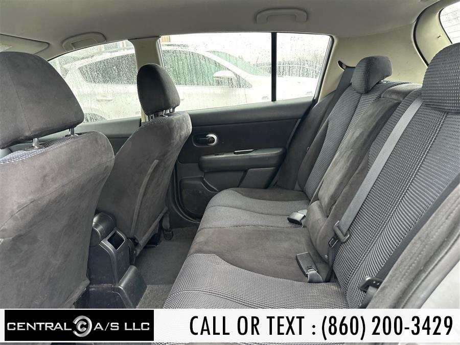 2010 Nissan Versa 1.8 SL photo