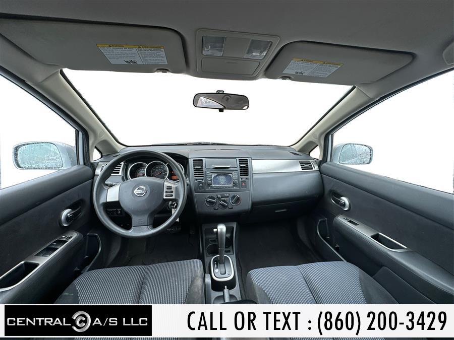2010 Nissan Versa 1.8 SL photo