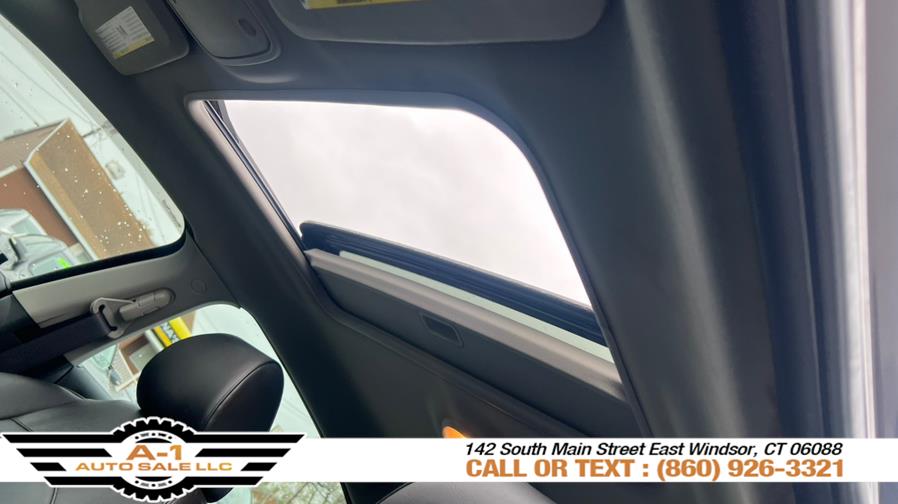 2011 Chevrolet Malibu LTZ photo