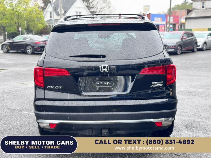 2017 Honda Pilot Touring AWD photo