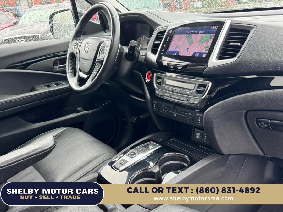 2017 Honda Pilot Touring AWD photo