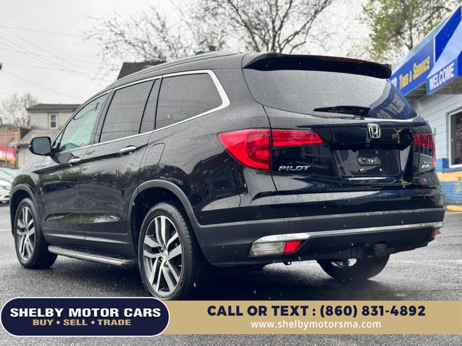 2017 Honda Pilot Touring AWD photo