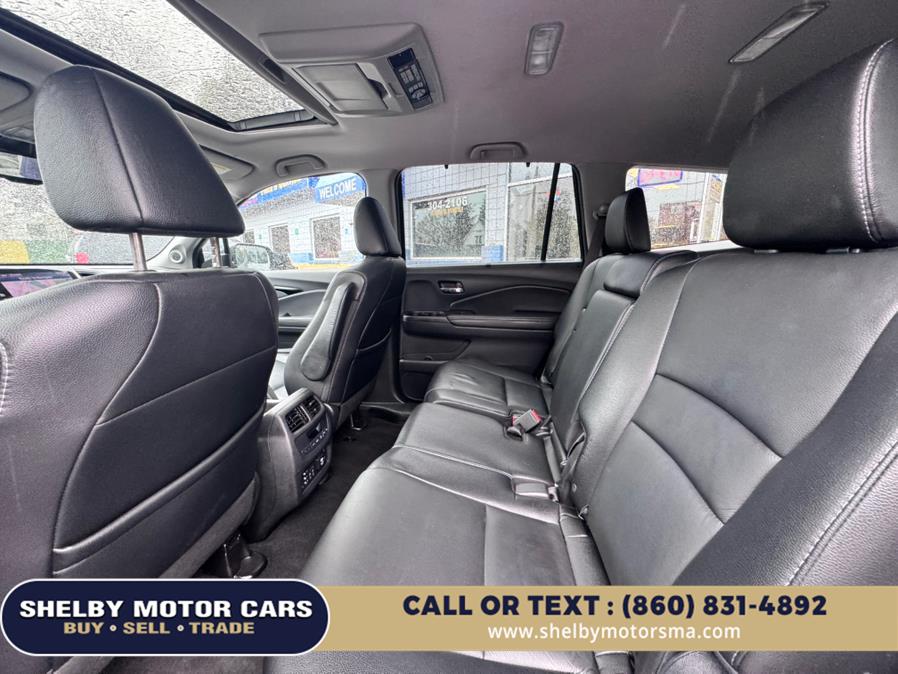 2017 Honda Pilot Touring AWD photo