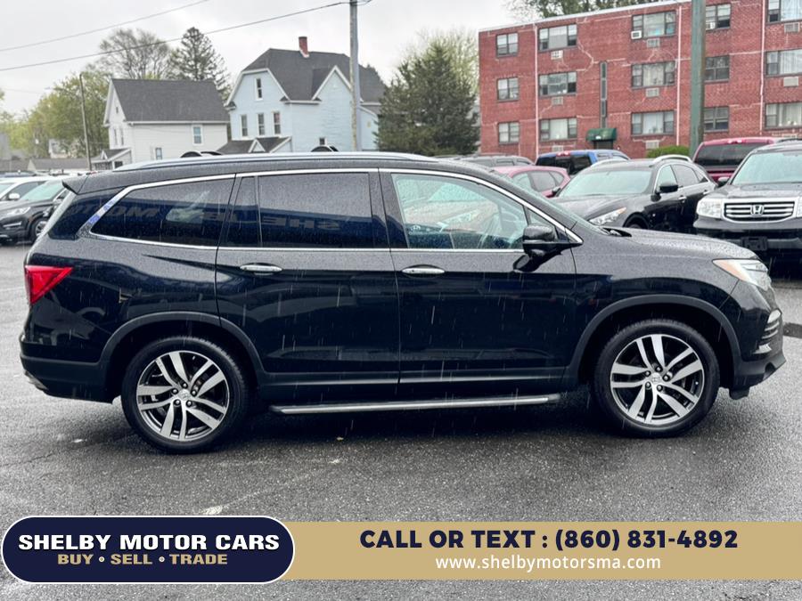 2017 Honda Pilot Touring AWD photo