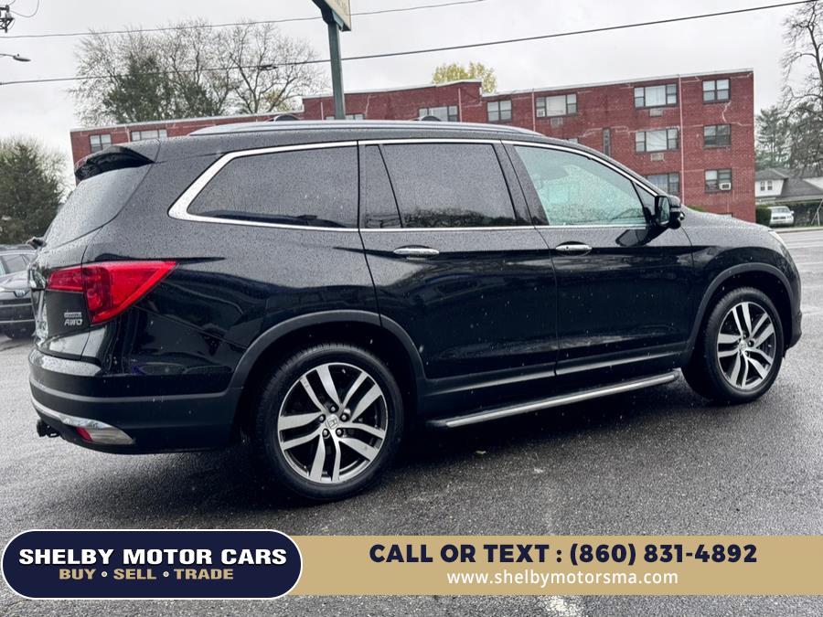 2017 Honda Pilot Touring AWD photo