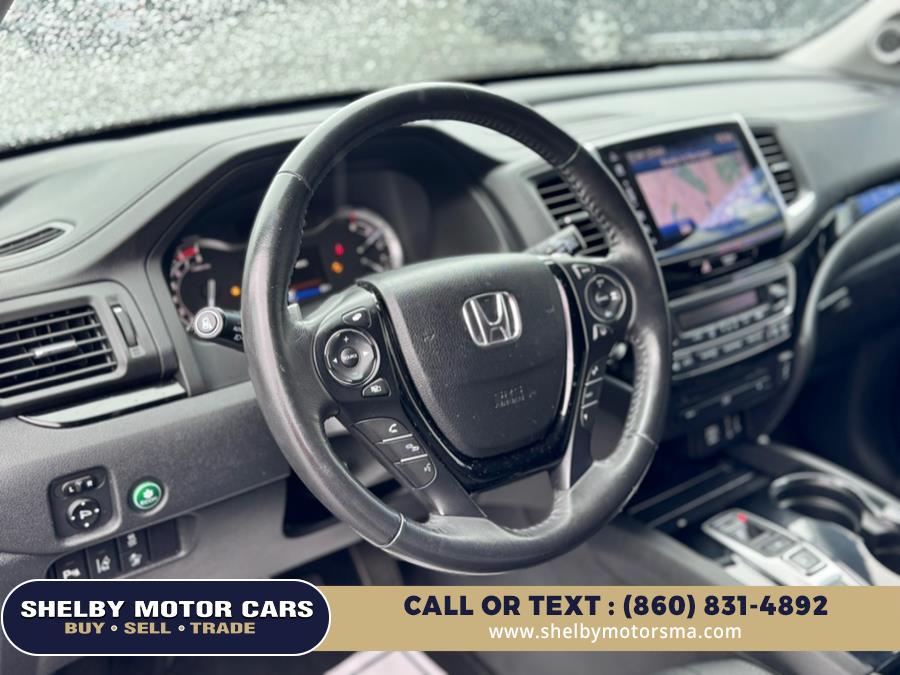 2017 Honda Pilot Touring AWD photo