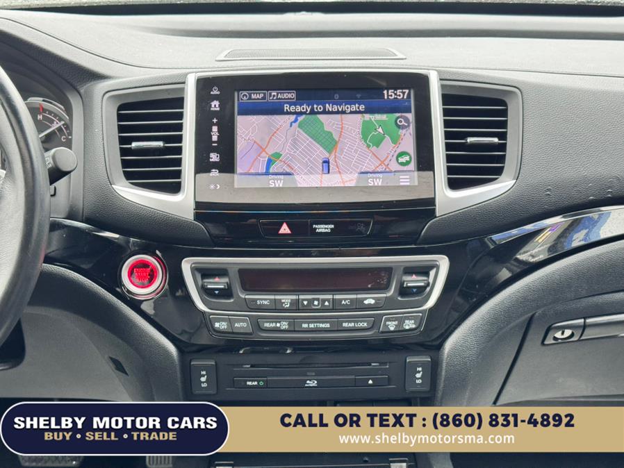 2017 Honda Pilot Touring AWD photo