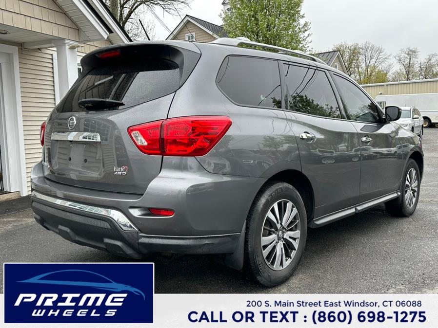 2018 Nissan Pathfinder 4x4 SL photo