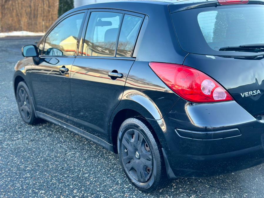 2011 Nissan Versa 1.8 S photo